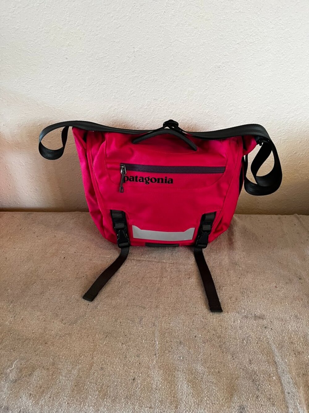 Patagonia Unisex Pink/Black MinMass Light Weight Travel Messenger/School Bag